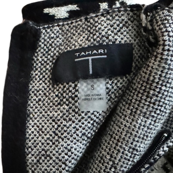 Tahari Tunic Metallic Sleeveless Funnel Neck Sweater Top Snakeskin‎ Print - Picture 2 of 3